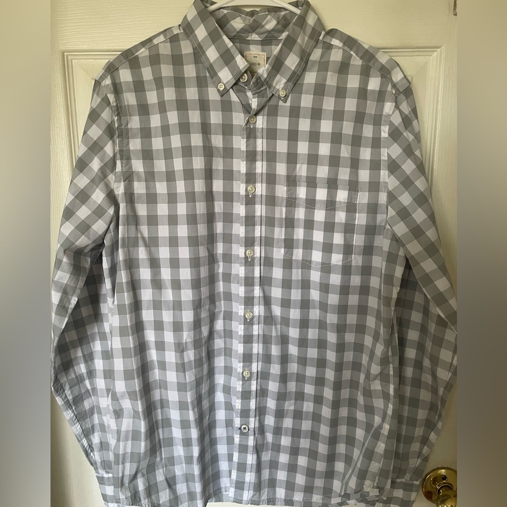 Men’s shirt by Gap size M. All cotton. Perfect condition.